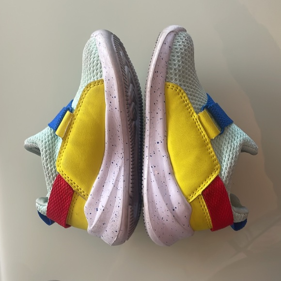 Colorful toddler Sneakers size 6 - Picture 4 of 4